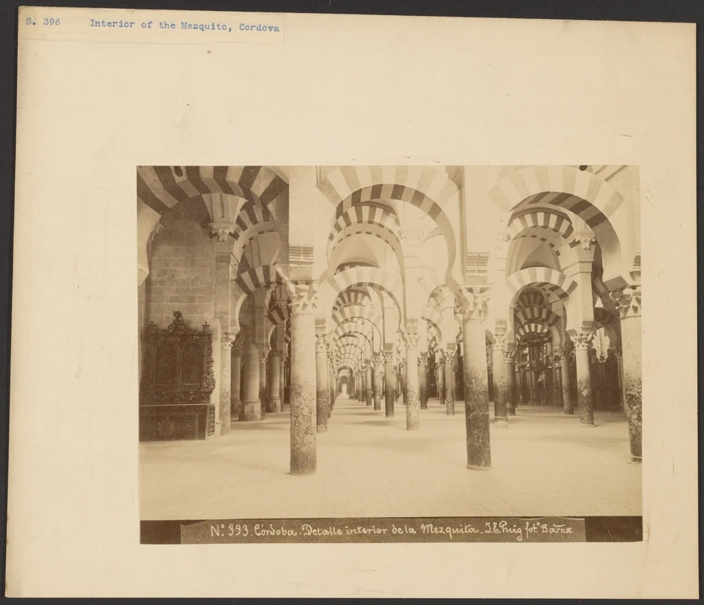 Interior de la Mezquita-Catedral de Córdoba